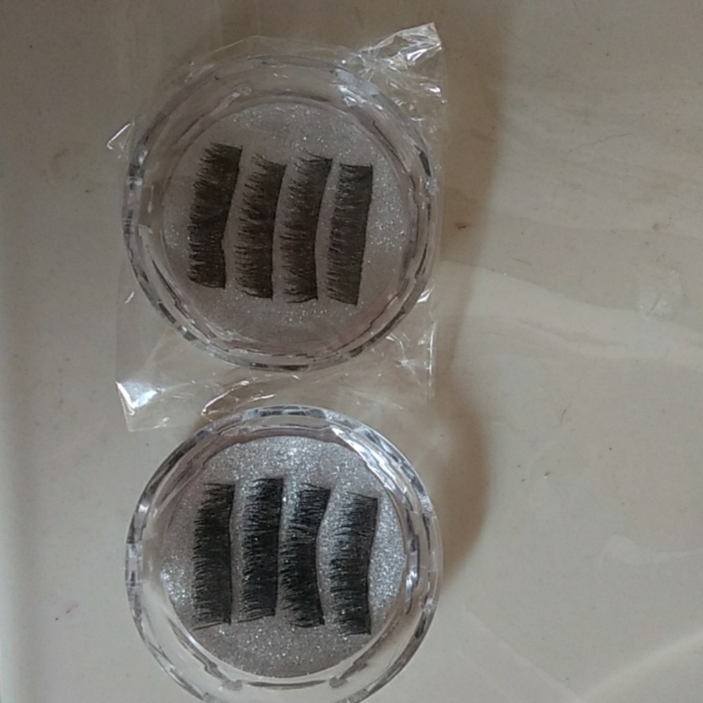 Magnetic eyelashes